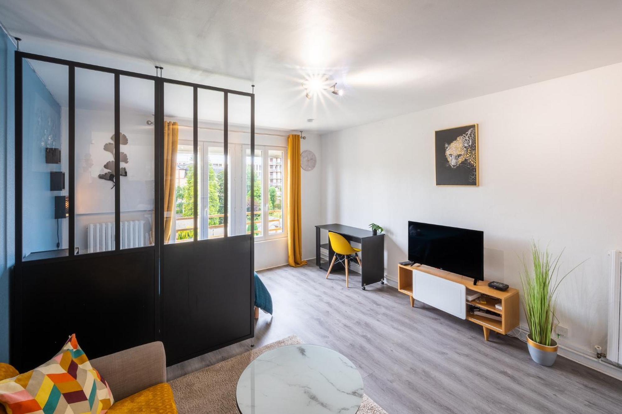 Le Studio Du Commandant Évreux Extérieur photo